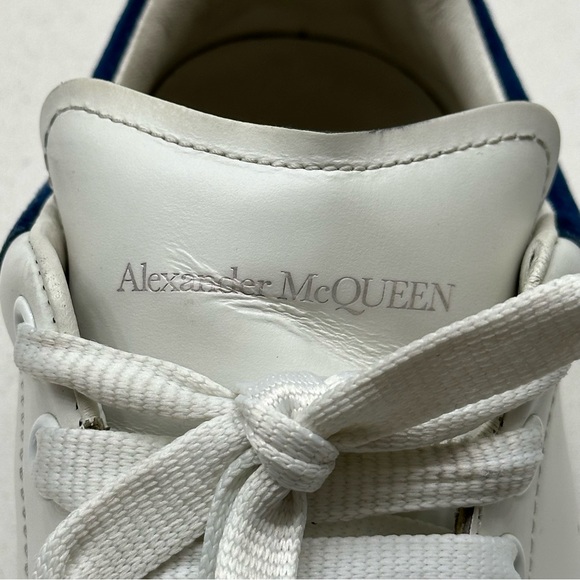 Alexander McQueen Oversized Larry Leather Low-Top Sneakers - Picture 9 of 10